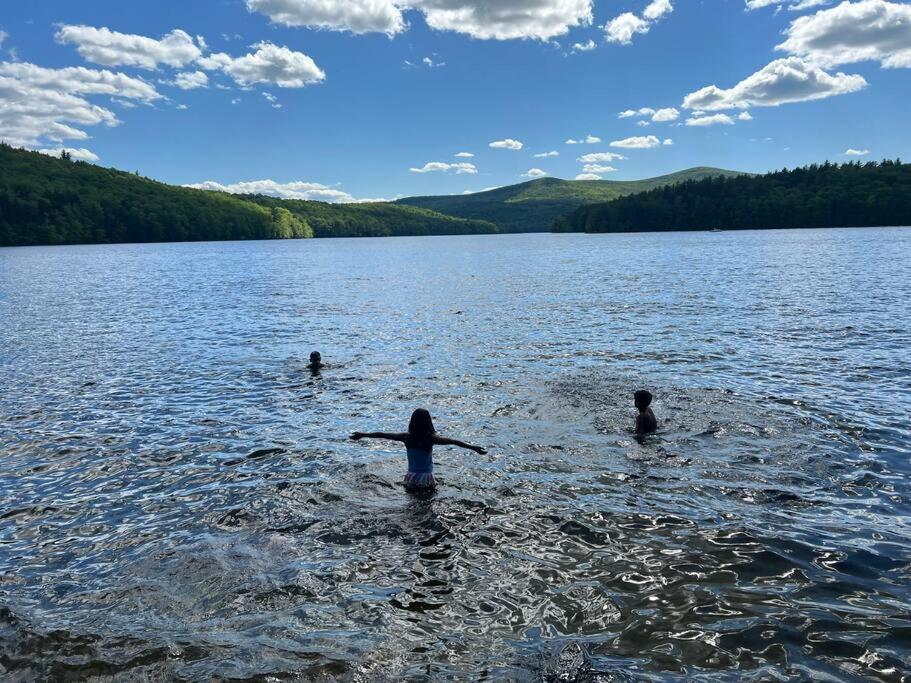 Vermont Ski Home Lake Home Jacksonville Exterior photo